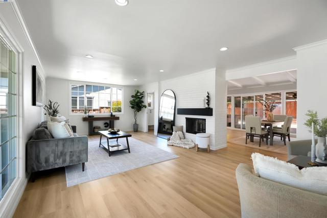 30566 Prestwick Ave, Hayward CA: https://media.crmls.org/mediaz/9c302e7e-c26e-4fb3-8609-cf5c9c1e8b51.jpg
