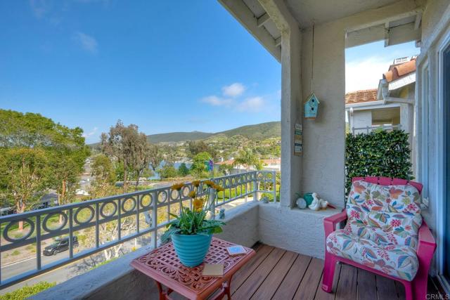 Detail Gallery Image 1 of 1 For 1648 via Caminar, San Marcos,  CA 92078 - 2 Beds | 2 Baths