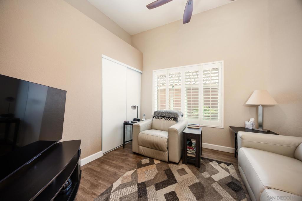 MLS #250032992SD img 15