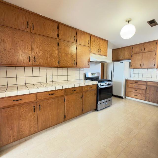 Image 5 of 18 For 1720 Francis Court