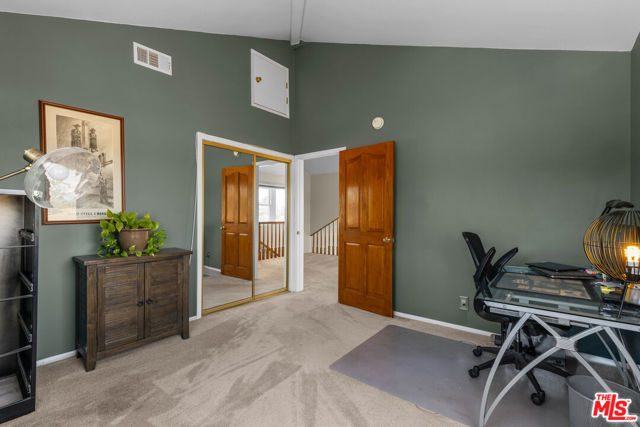 5317 Angeles Vista Boulevard, View Park CA: https://media.crmls.org/mediaz/9c31abc6-e4ab-4f85-a944-c13951460248.jpg