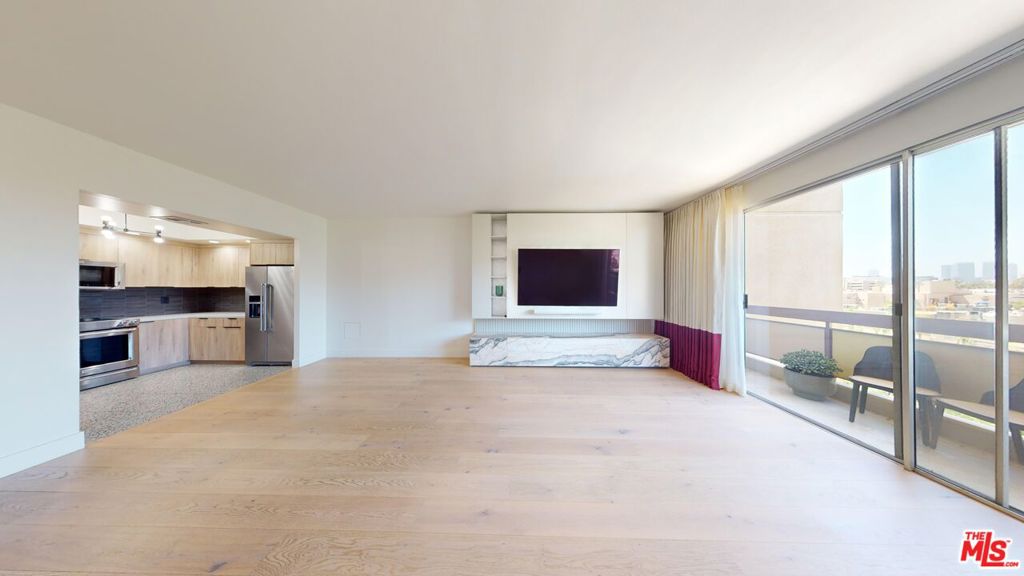 321 S San Vicente Boulevard #604