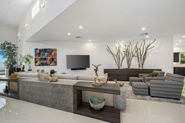 14 Stephen Terrace, Rancho Mirage CA: https://media.crmls.org/mediaz/9c331a6e-ba65-401e-84ca-32d010ee1df4.jpg