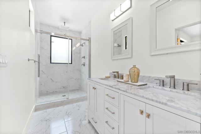 1034 Pennsylvania Avenue, San Diego CA: https://media.crmls.org/mediaz/9c336745-d1f0-4652-86f2-72625410daf3.jpg