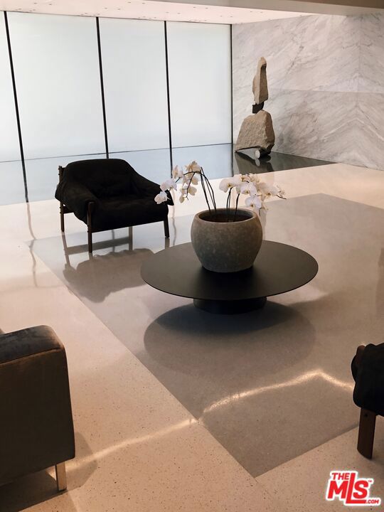 818 N Doheny Drive, West Hollywood CA: https://media.crmls.org/mediaz/9c3379ce-481f-4e3a-ba10-288c82c50456.jpg