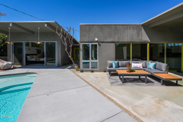 2839 N Davis Way, Palm Springs CA: https://media.crmls.org/mediaz/9c33eacd-31aa-4053-b9ee-8c0967500bf1.jpg