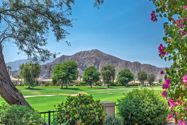 79885 Liga, La Quinta CA: https://media.crmls.org/mediaz/9c341f68-b249-460e-817e-20c9fd4a17cd.jpg