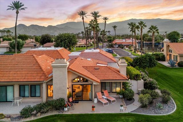 44 Acapulco Drive, Palm Desert CA: https://media.crmls.org/mediaz/9c3584e6-1886-4bca-96bc-00b83483850e.jpg