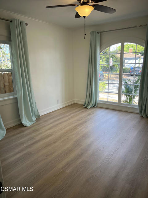 4049 Colonial Avenue, Los Angeles CA: https://media.crmls.org/mediaz/9c35f2ac-6728-47b4-b063-c1e04bf1896d.jpg