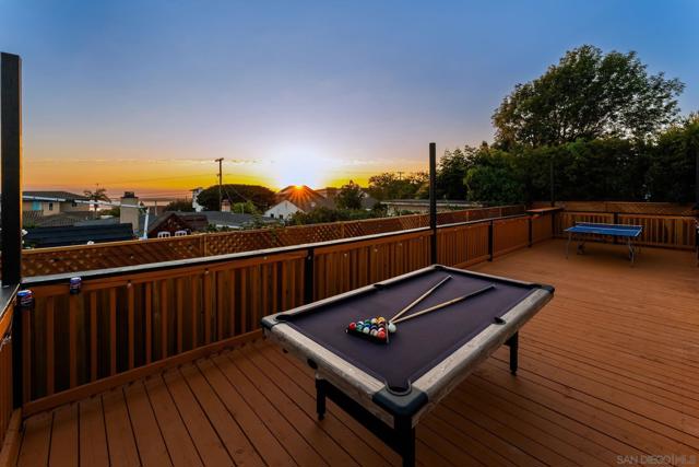 2736 Burgener Blvd, San Diego CA: https://media.crmls.org/mediaz/9c360eca-285a-47bf-af1a-e97f643baa8e.jpg