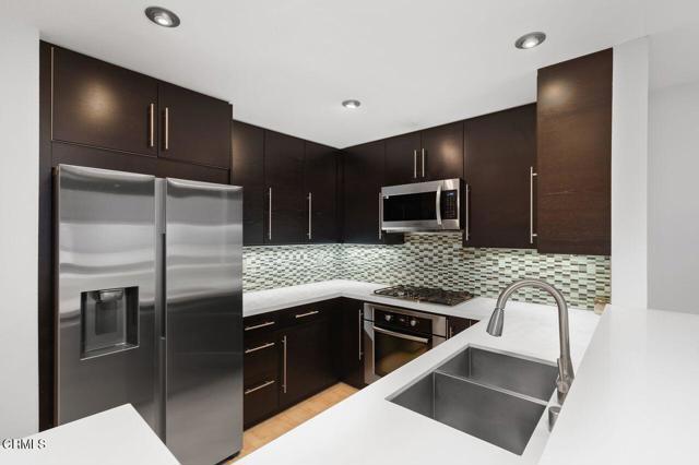 15155 Sherman Way, Van Nuys CA: https://media.crmls.org/mediaz/9c367162-157f-4c35-9062-c3173bca8b5a.jpg