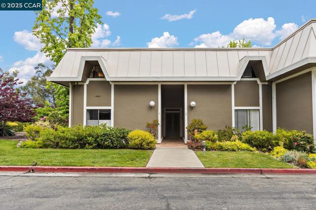 1244 Singingwood Ct., Walnut Creek CA: https://media.crmls.org/mediaz/9c367f1a-4798-4fca-afd3-7cc34ec3ca3d.jpg