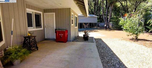 25025 State Highway 88, Pioneer CA: https://media.crmls.org/mediaz/9c36d004-53e1-4d94-a7e5-37e5b7c31715.jpg