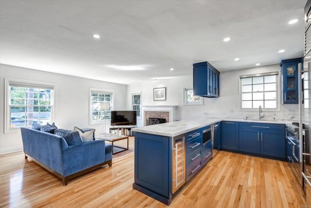 Detail Gallery Image 14 of 42 For 1818 Sunset Blvd, –,  CA 92103 - 2 Beds | 2 Baths