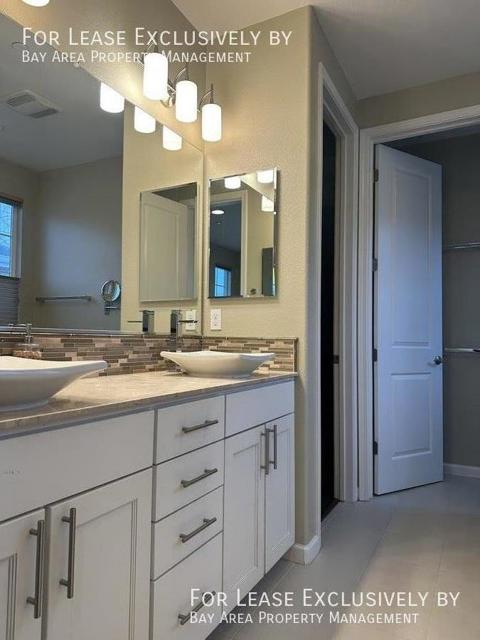 654 Sea Anchor Drive, Redwood City CA: https://media.crmls.org/mediaz/9c375e22-74eb-46d2-a7a3-4ed52d2feadc.jpg