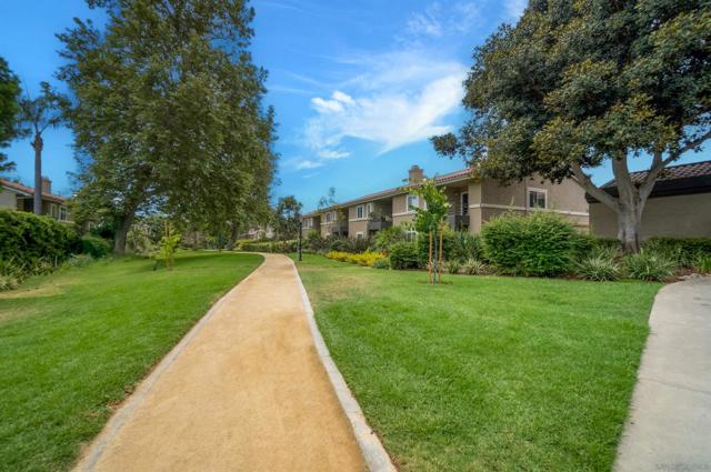 7405 Charmant Dr, San Diego CA: https://media.crmls.org/mediaz/9c37f10b-0ff7-4c98-85ca-b0051de95598.jpg