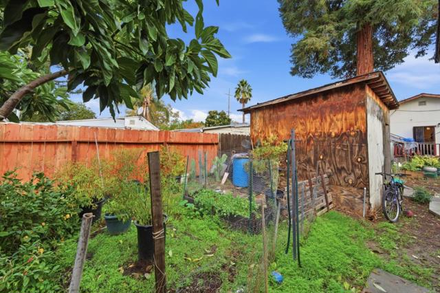 361 N 10th Street, San Jose CA: https://media.crmls.org/mediaz/9c3837d4-3438-4f03-ba32-095bb83237fc.jpg