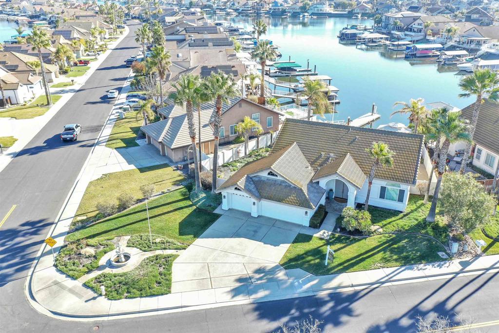 2015 Newport Dr