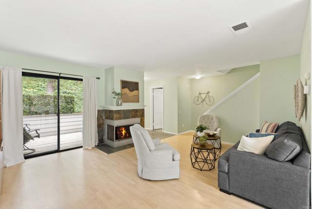 4535 Chateau Drive, San Diego CA: https://media.crmls.org/mediaz/9c386acf-2e27-4133-8628-88a529e035a7.jpg