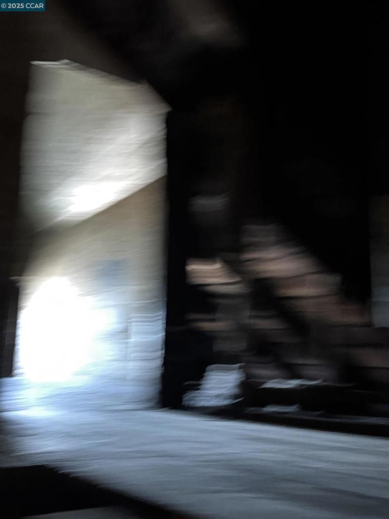 https://media.crmls.org/mediaz/9c38ed23-dee0-4bcb-804c-d7cc391ce8dc.jpg?preset=X-Large