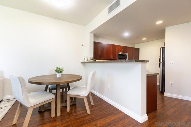 253 10Th Ave, San Diego CA: https://media.crmls.org/mediaz/9c3a1a26-e621-4262-a554-3e762e7efb3d.jpg