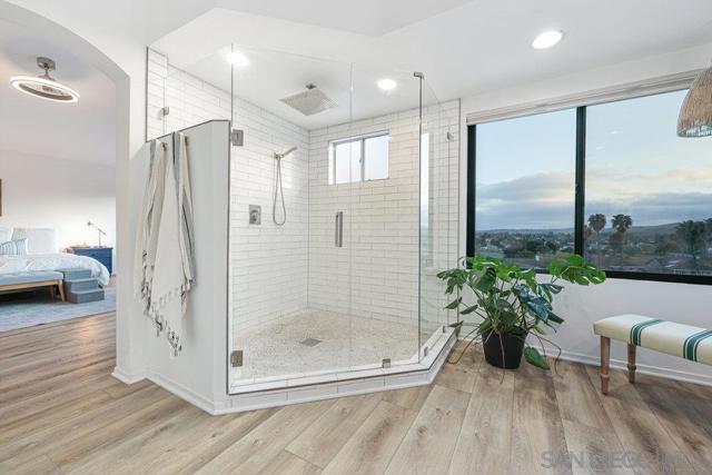 366 Doheny Bay Court, Oceanside CA: https://media.crmls.org/mediaz/9c3a4a48-8f53-4da3-9f49-fba664b98d27.jpg