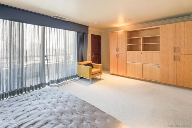 700 Front St, San Diego CA: https://media.crmls.org/mediaz/9c3aa1a2-d8b1-4b29-b062-f657f119efc5.jpg