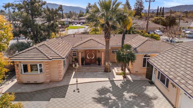 1181 Virginia Avenue, Campbell CA: https://media.crmls.org/mediaz/9c3aeef6-ff79-4b12-b020-aeff255e4398.jpg