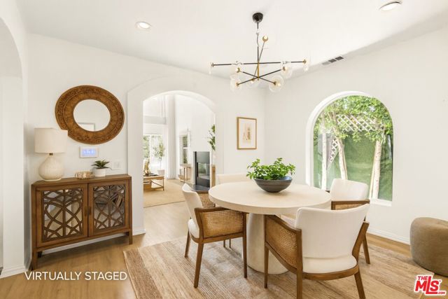 7676 Coldwater Canyon Court, North Hollywood CA: https://media.crmls.org/mediaz/9c3b99d5-3039-49fe-b81a-48ddc70ffc1a.jpg