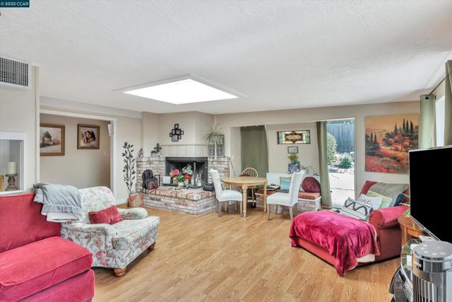 366 Ilo Lane, Danville CA: https://media.crmls.org/mediaz/9c3c5048-5247-46fc-9688-87d24c9ac7f4.jpg