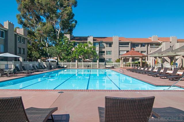 10325 Caminito Cuervo, San Diego CA: https://media.crmls.org/mediaz/9c3c62b1-6488-4837-988f-fb124b1c3aa6.jpg