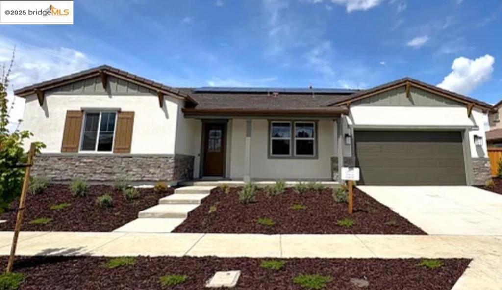 475 Trellis WAY