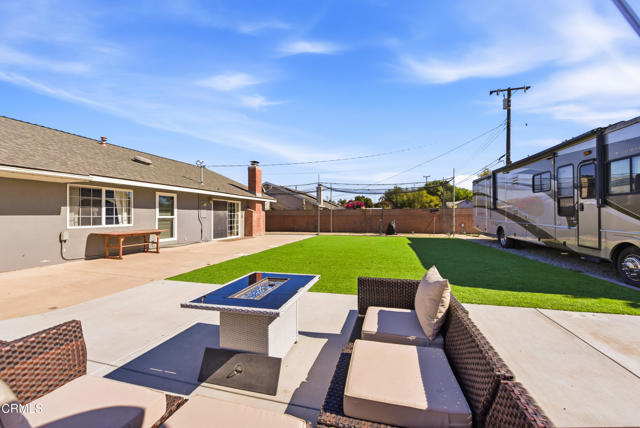 Detail Gallery Image 2 of 42 For 2104 Dunnigan St, Camarillo,  CA 93010 - 4 Beds | 2 Baths