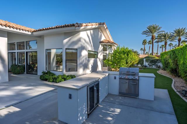 50245 Mountain Shadows Road, La Quinta CA: https://media.crmls.org/mediaz/9c3da27b-20b0-49b4-86a6-f9144e50681f.jpg