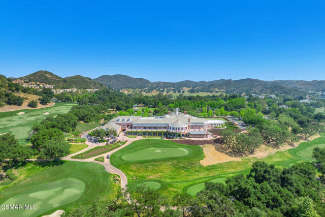 2479 Swanfield Court, Lake Sherwood CA: https://media.crmls.org/mediaz/9c3e0197-a556-444c-ace0-a21080217f70.jpg