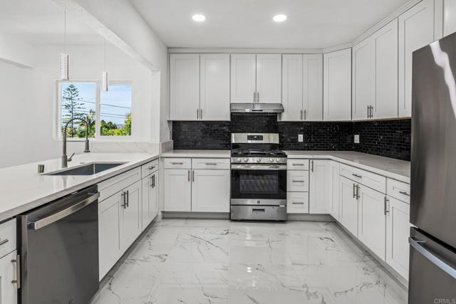 10351 Don Pico Road, Spring Valley CA: https://media.crmls.org/mediaz/9c3e1221-39dd-4340-99fa-e4889fc05274.jpg