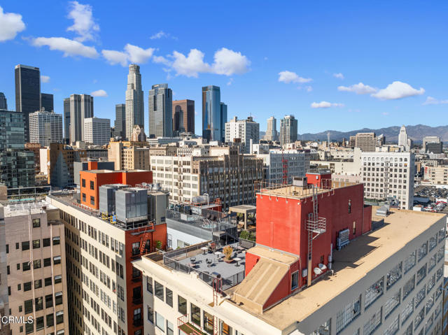 746 S Los Angeles Street, Los Angeles CA: https://media.crmls.org/mediaz/9c3e6f10-7006-45b4-a11d-9e066e5ff617.jpg