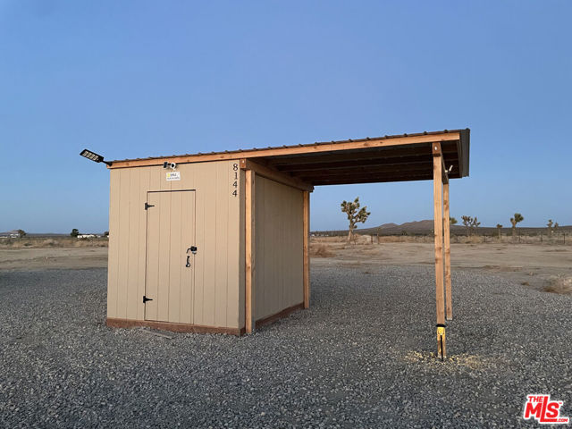 8144 Jefferson Street, Mojave CA: https://media.crmls.org/mediaz/9c3e874a-f828-4136-b4d3-2314d30c8ce7.jpg