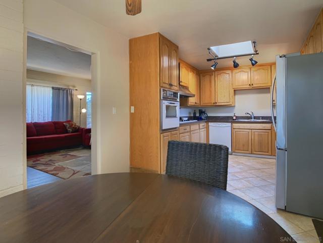 1445 Terracita Ln, Alpine CA: https://media.crmls.org/mediaz/9c3ea96f-1c6c-4142-884b-b5c525855bb4.jpg