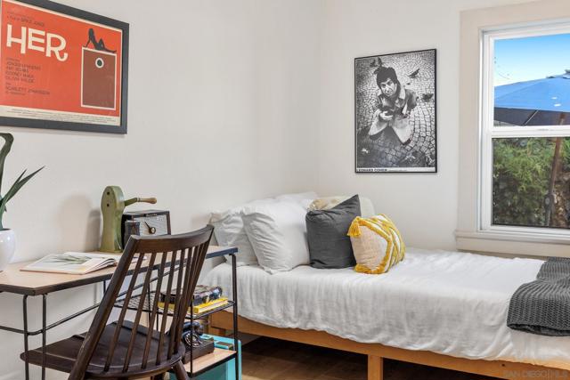 1203 N Normandie Ave, Los Angeles CA: https://media.crmls.org/mediaz/9c3ef1e8-27b3-457a-92a8-752de38dc9ce.jpg