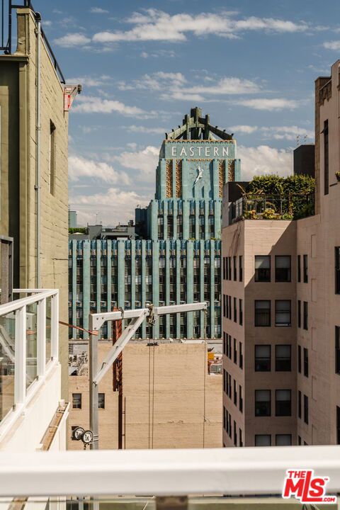 939 S Broadway, Los Angeles CA: https://media.crmls.org/mediaz/9c3efa22-9e63-4802-a2f9-3c904ccca3f7.jpg