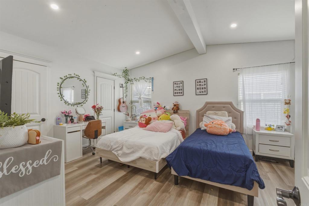 200 Emerald Drive - photo 14