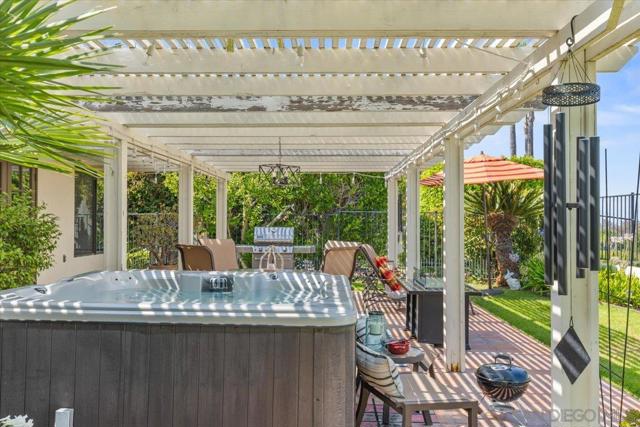 16263 Via Embeleso, San Diego CA: https://media.crmls.org/mediaz/9c3f28ba-bdec-4c64-a9fe-3a95889a5208.jpg