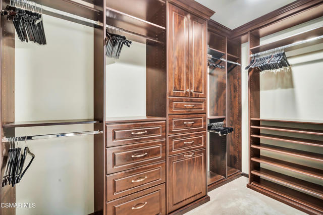 3044 Ferncrest Place, Thousand Oaks CA: https://media.crmls.org/mediaz/9c3f8fad-3821-4599-8d81-2494b4668db1.jpg