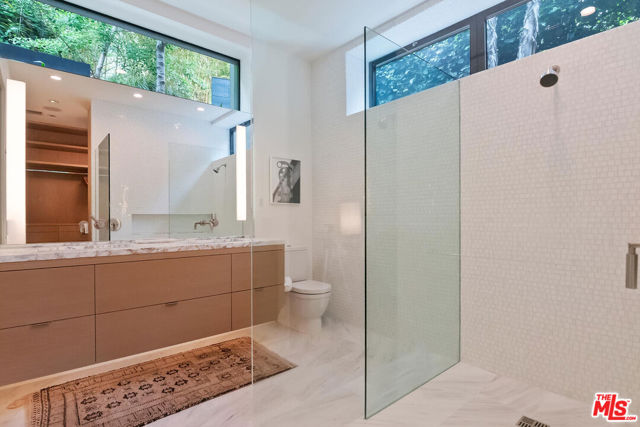431 W Rustic Road, Santa Monica CA: https://media.crmls.org/mediaz/9c4068f6-3c54-47d6-b9d2-9dfc60bf7303.jpg