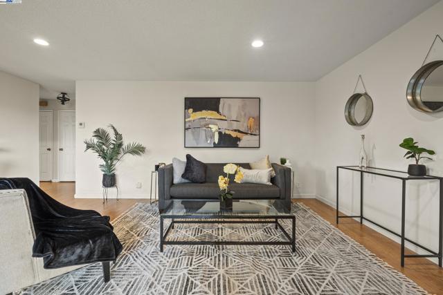 21071 Gary Dr, Hayward CA: https://media.crmls.org/mediaz/9c40a21c-7c7f-4110-b302-7bb0eae4604a.jpg