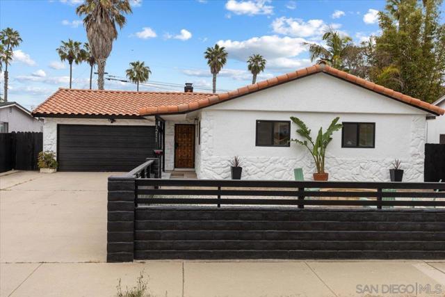 1211 California St, Imperial Beach CA: https://media.crmls.org/mediaz/9c42d32d-73f5-4ede-b8b6-fa00ffb28fd8.jpg