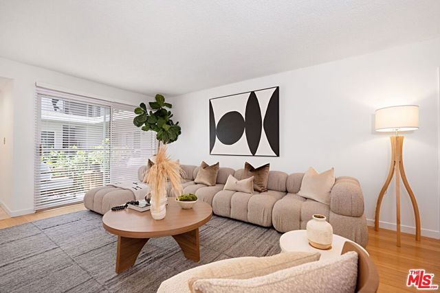 832 Euclid Street, Santa Monica CA: https://media.crmls.org/mediaz/9c43c8a4-6bb6-4963-8700-a8dc989a5c4c.jpg