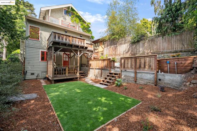 485 Hardy St, Oakland CA: https://media.crmls.org/mediaz/9c43e687-e879-48ef-95f2-9cc1fe046a5c.jpg