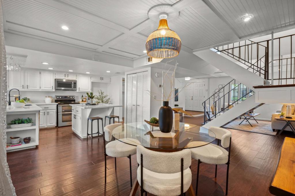 7094 Coral Gables Circle